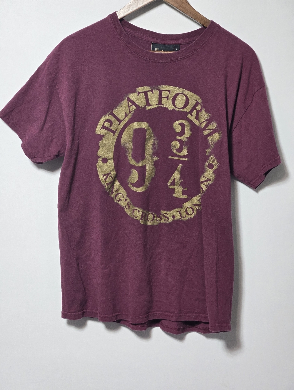 Harry Potter Mens Graphic T-Shirt Large L  Platform 9 3/4 Burgundy Short Sleeve